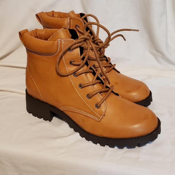Dolce by MOJOMOXY,  TREK boots, SZ 7.5M, NIB - Picture 2 of 7